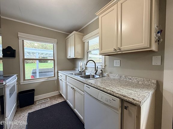 4th image of 1379 Byrd Cir