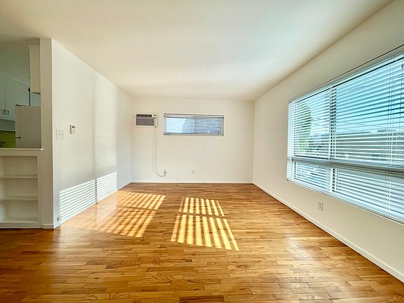 3rd image of 1120 N Curson Ave APT 14