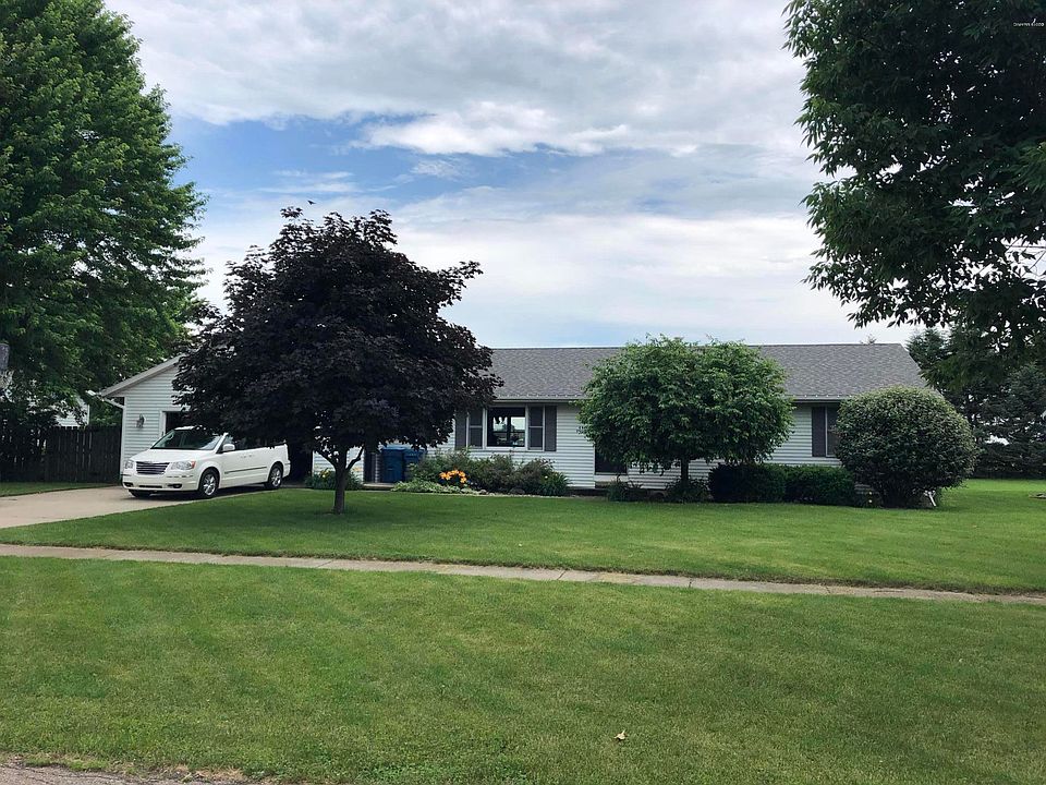 1st image of 446 Tulip Dr