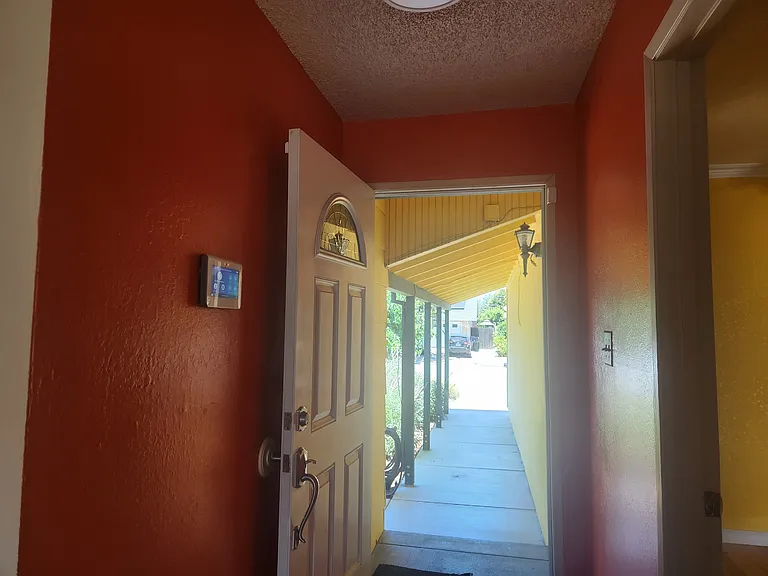 4916 Omar St — Photo 2