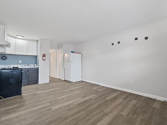 2nd image of 2020 Woodlynne Ave #2022B