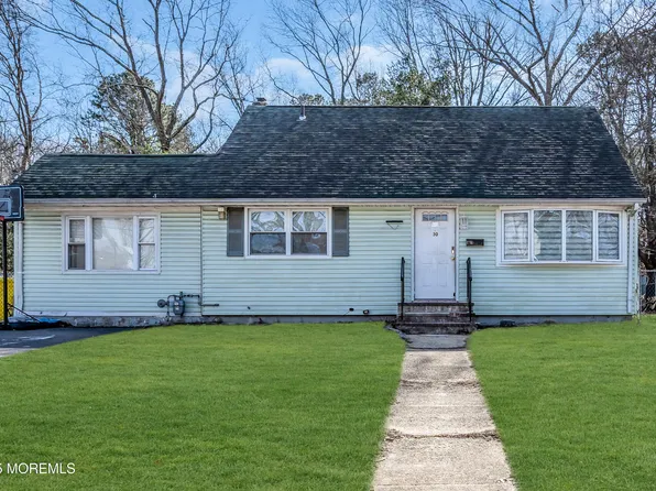 30 Cedar Court, Lakewood, NJ 08701