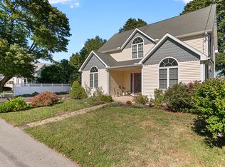 35 York Ave, Niantic, CT 06357