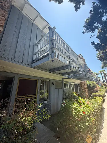 313 N Acacia Ave #D Photo 1