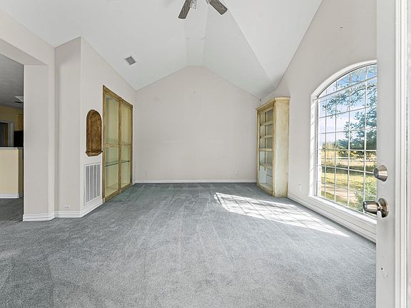 2nd image of 400 Homeyer Mountain Rd