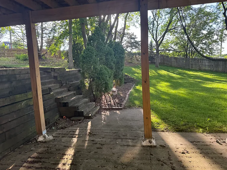 16728 Leavenworth Cir — Photo 52