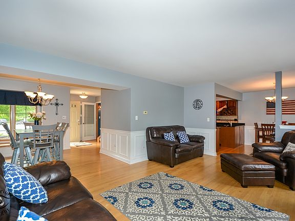 4th image of 11938 Sterling Dr