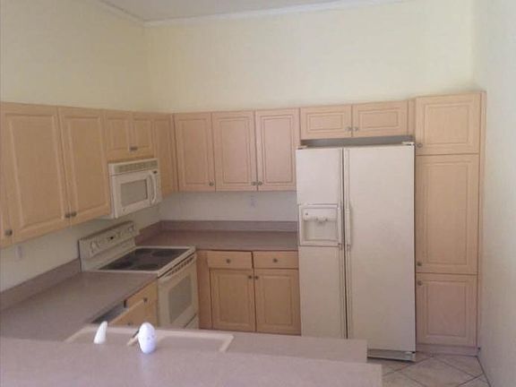 4th image of 13053 NW 7th St