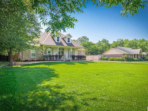3rd image of 123 Brook Orchard Blvd