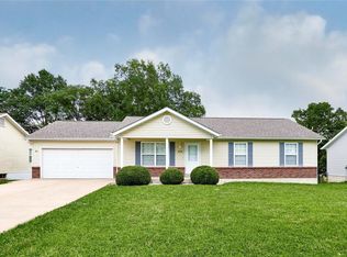 1210 Sleepy Hollow Dr, Troy, MO 63379