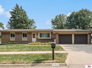 13571 Crawford Cir, Omaha, NE 68144