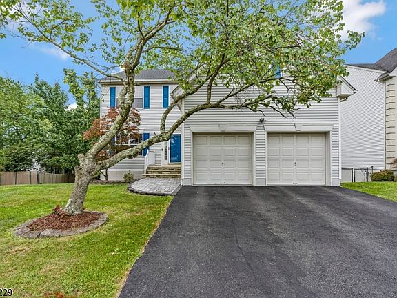 2nd image of 19 Heinrick Way