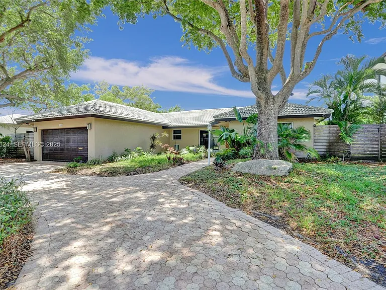 3100 NE 56th Ct — Photo 4