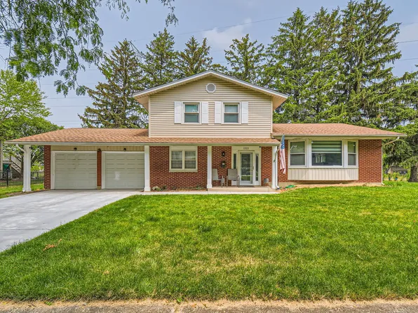 1322 E Thurston Dr, Palatine, IL 60074