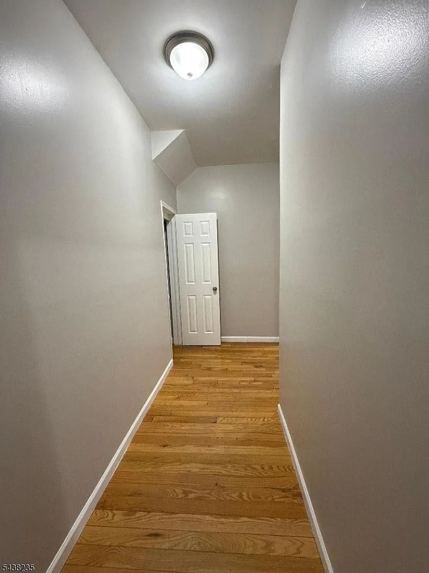 3 bed, 1.0 bath, $2,100 — Photo 4