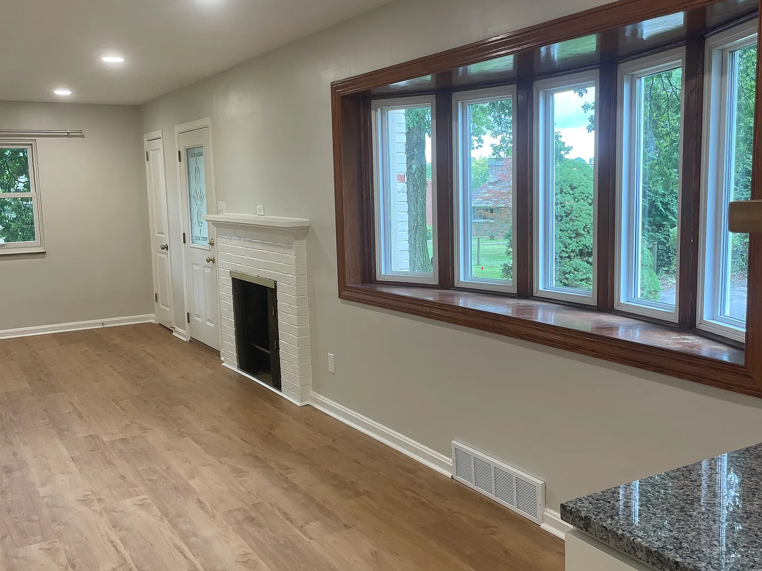 3 bed, 2000 sqft, $2,650 — Photo 3