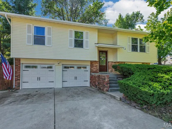 4540 Shoshone Trl, Saint Charles, MO 63304