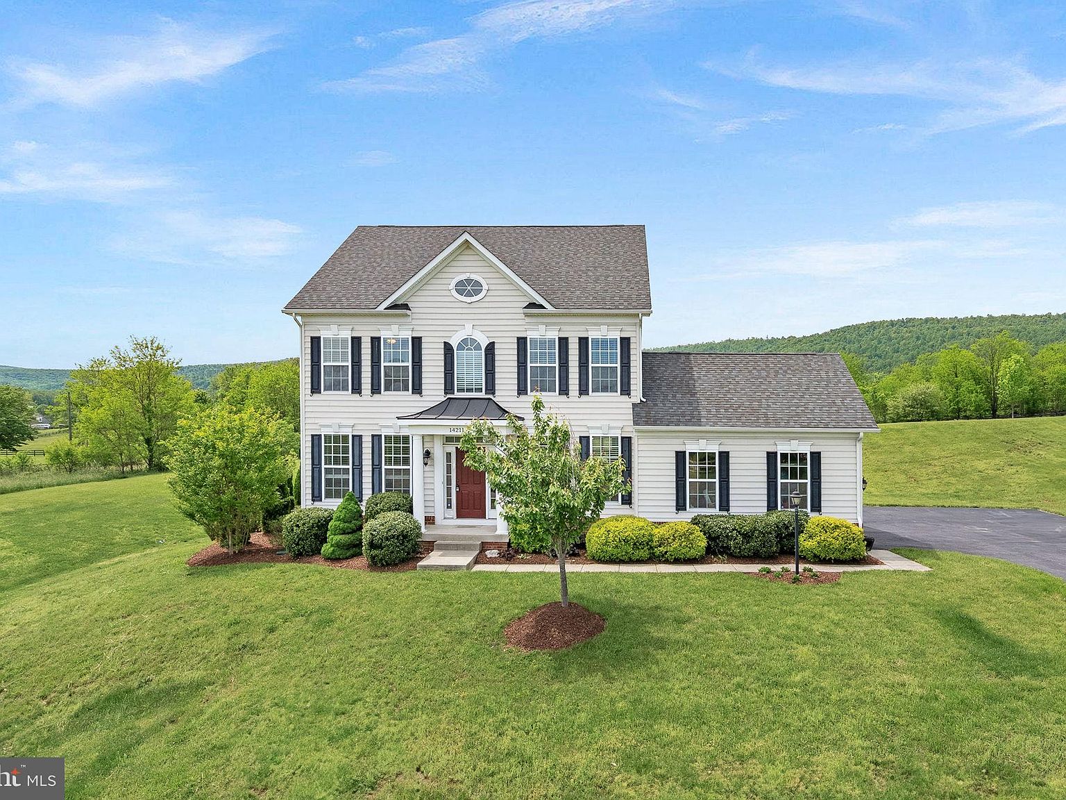 ルーデス 14211 Saratoga Park Dr, Purcellville, VA 20132 | Zillow