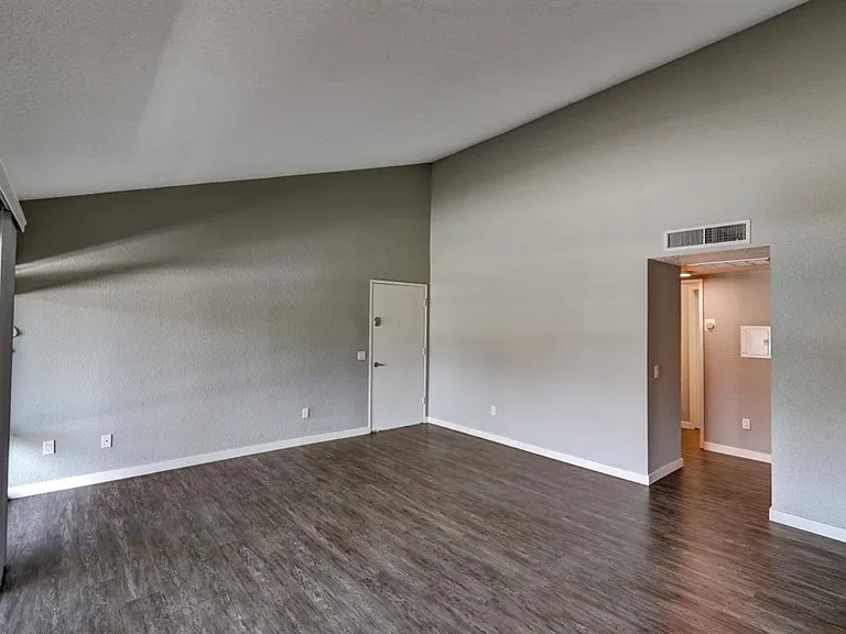 West Fifth Apartments — Photo 69