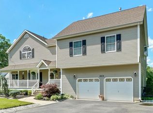 221 Georgia Rd, Freehold, NJ 07728