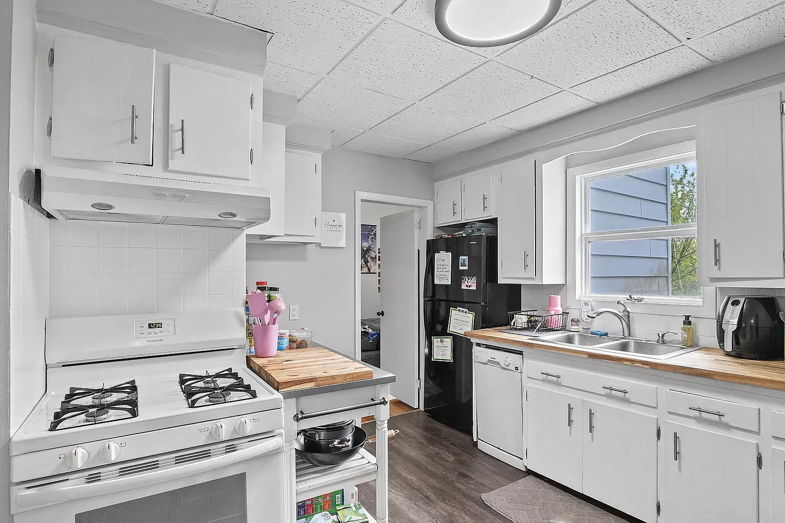 2 bed, 1100 sqft, $1,450 — Photo 2