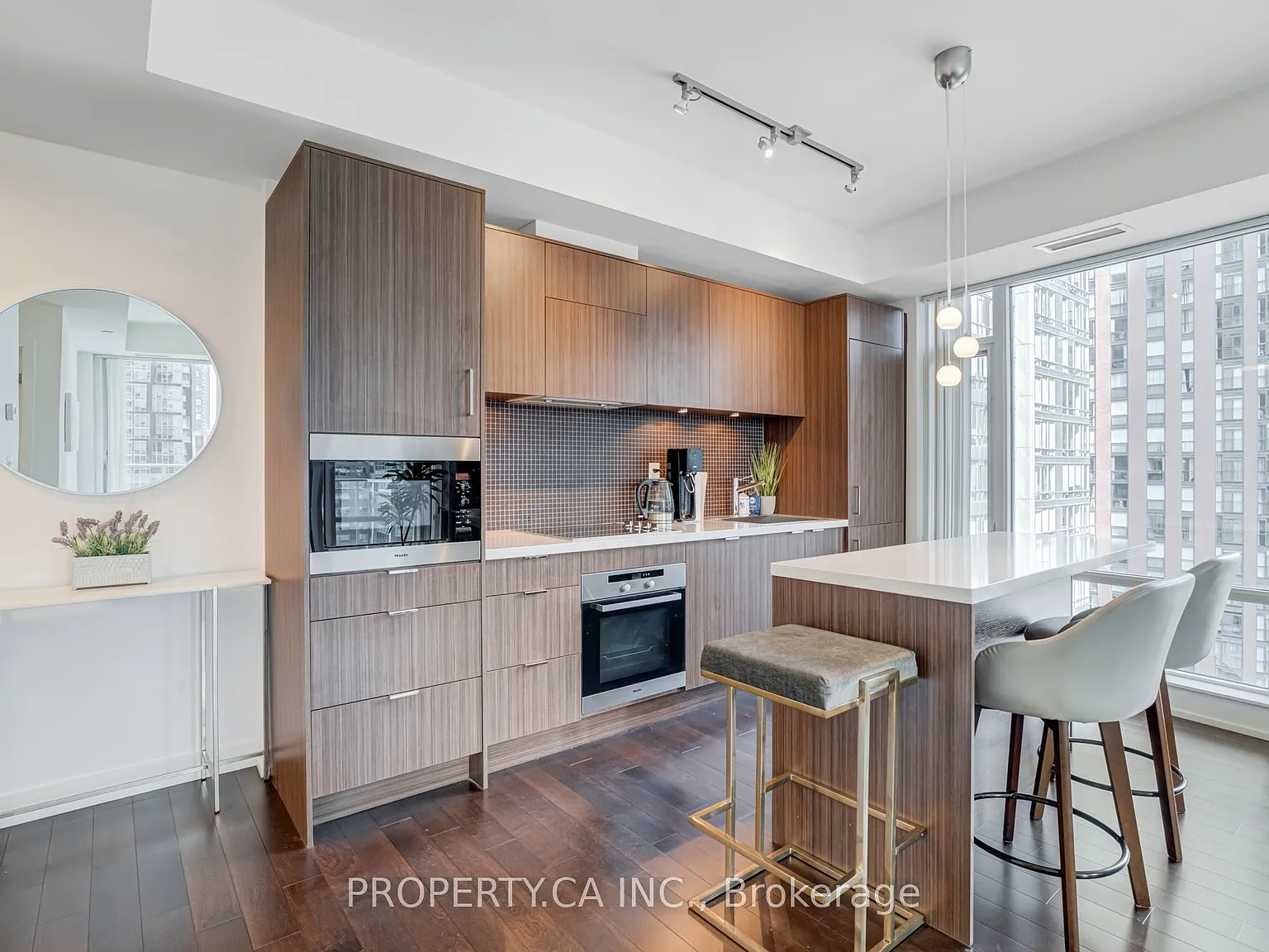 21 Widmer St — Photo 2