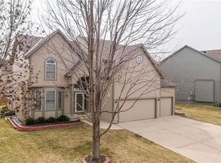 21715 W 99th Ter, Lenexa, KS 66220