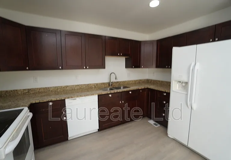 2995 W Yale Ave — Photo 7