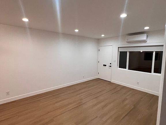 3rd image of 938 15th St #A