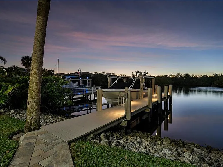 3254 Lakeview Dr — Photo 23