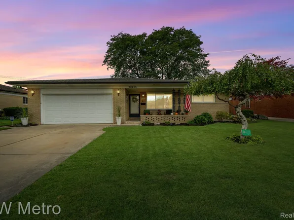 30205 Austin Dr, Warren, MI 48092