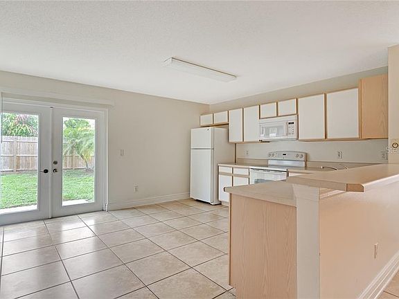 3rd image of 1212 Kempton Chase Pkwy