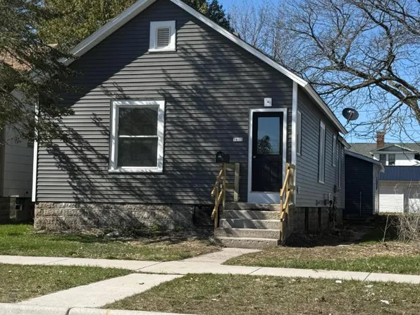 1610 15th Ave, Menominee, MI 49858