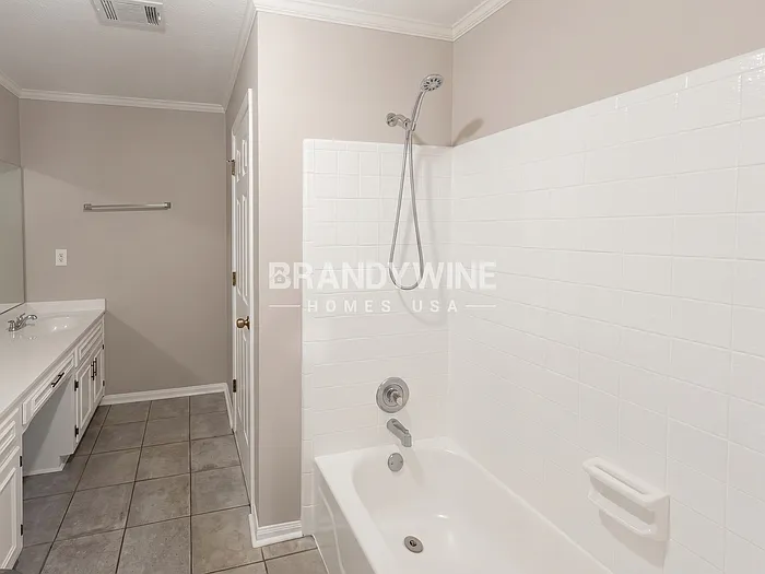 5907 Princess Ln — Photo 13