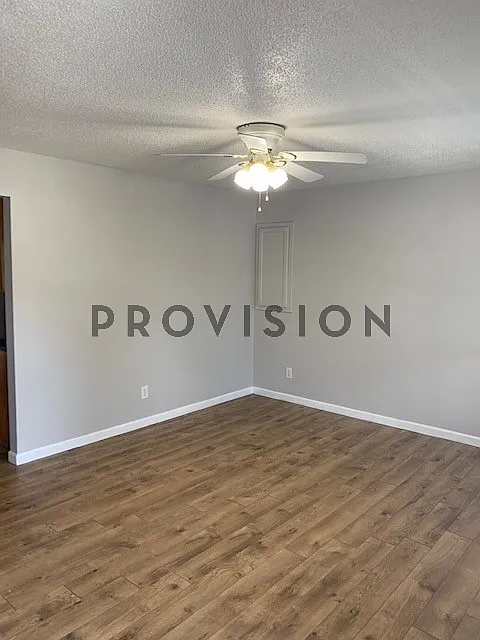 3Br, 2Ba House — Photo 2