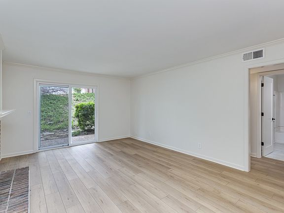 4th image of 2116 Hobbs Rd APT N3