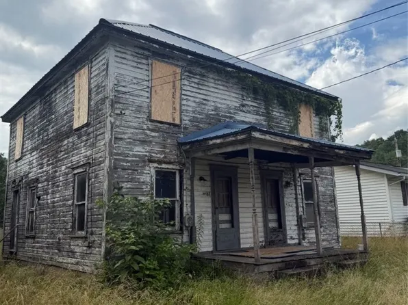83 Cole St, Dillonvale, OH 43917