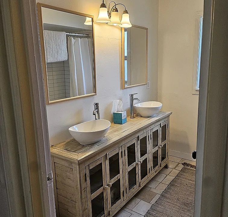 1st image of 1650 James St #1