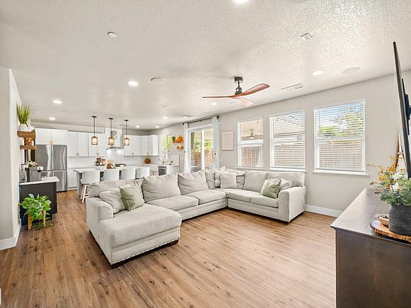 4th image of 1221 Hamel Way