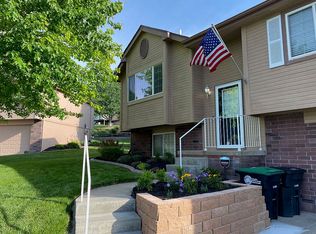 20218 Cleveland Cir, Elkhorn, NE 68022