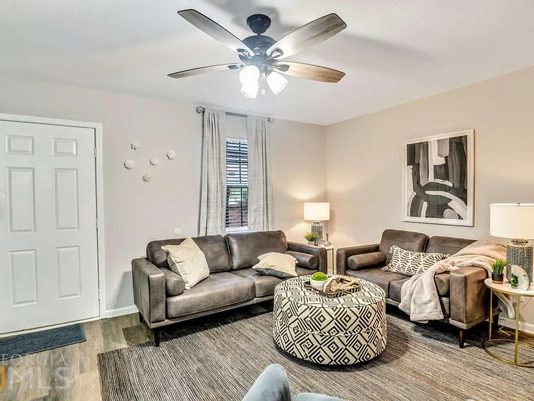2301 Salt Springs Pl — Photo 2