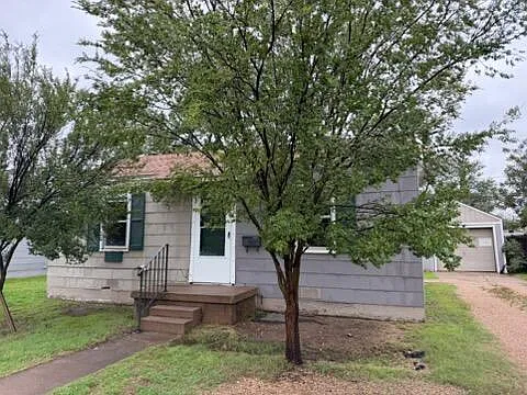 2 bed, $900 — Photo 2