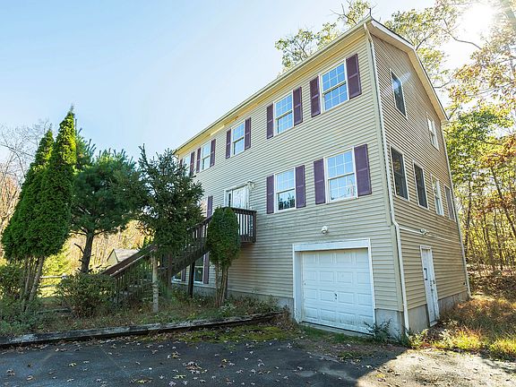 2nd image of 18 Berry Ln