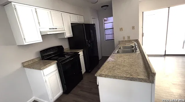 3 bed, 2.5 bath, 4401 sqft, $1,350 — Photo 2