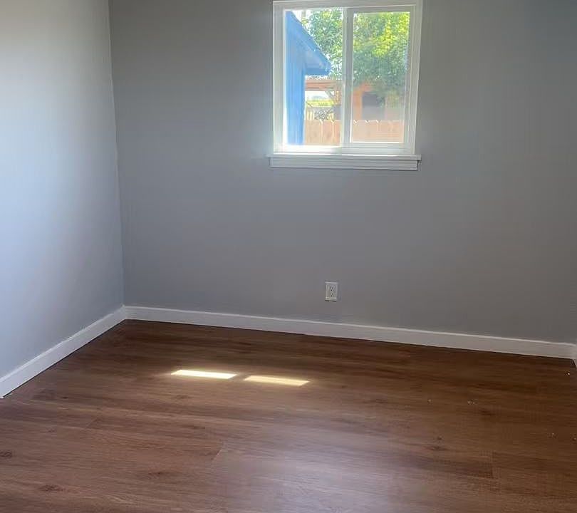 2nd image of 3966 E Scottsdale Rd