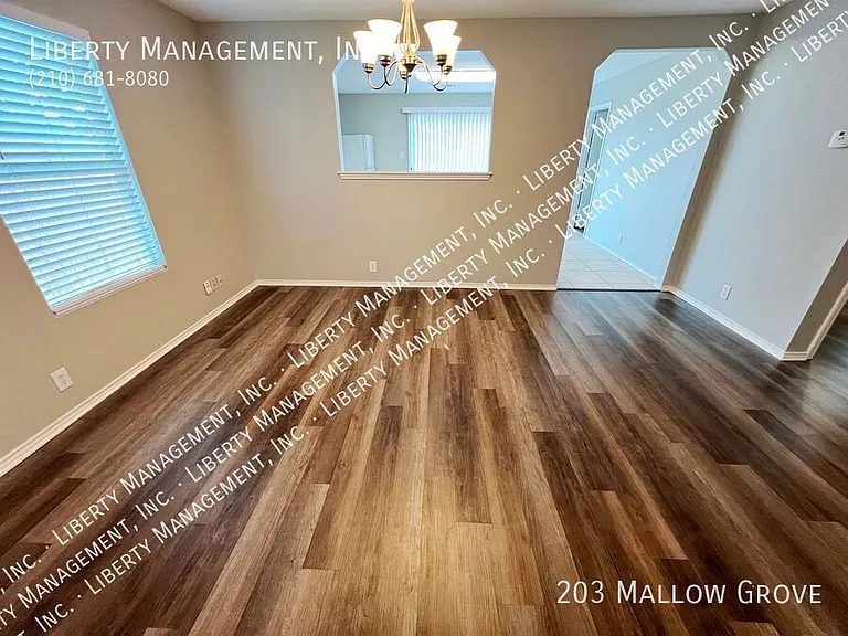 203 Mallow Grv — Photo 4