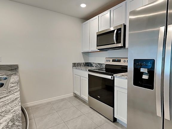4th image of 624 W Twisted Oaks Dr