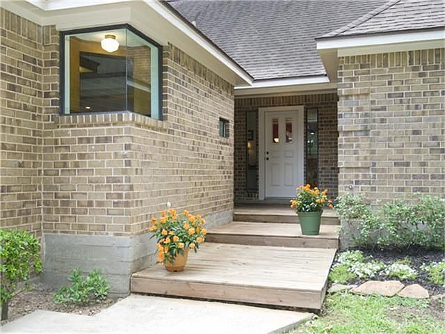 1st image of 101 E Park Dr