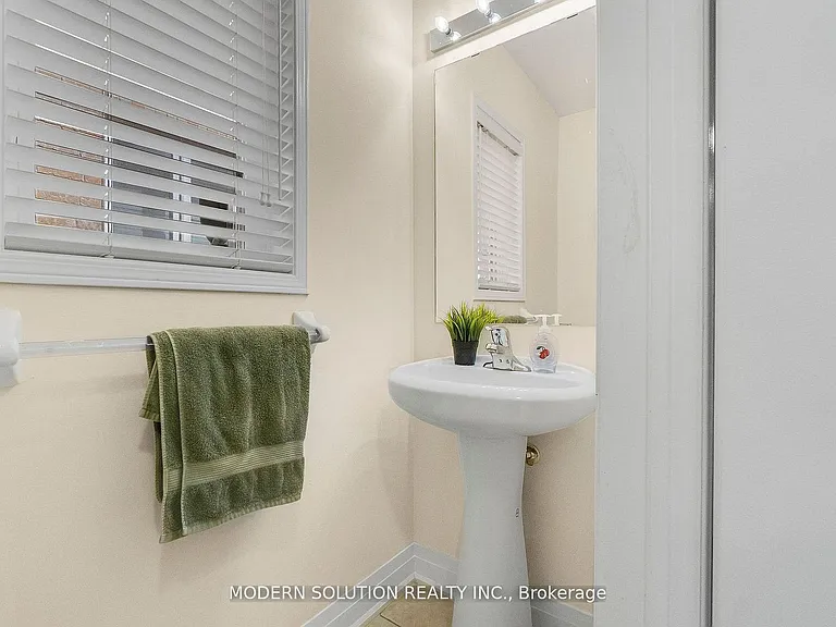 67 Roundstone Dr — Photo 15
