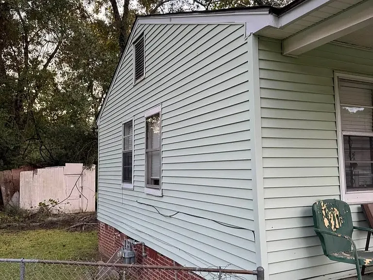 3875 Slayton Ave — Photo 2